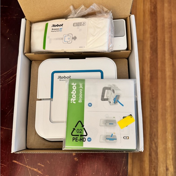 iRobot braava jet 240 new in box - Picture 2 of 3